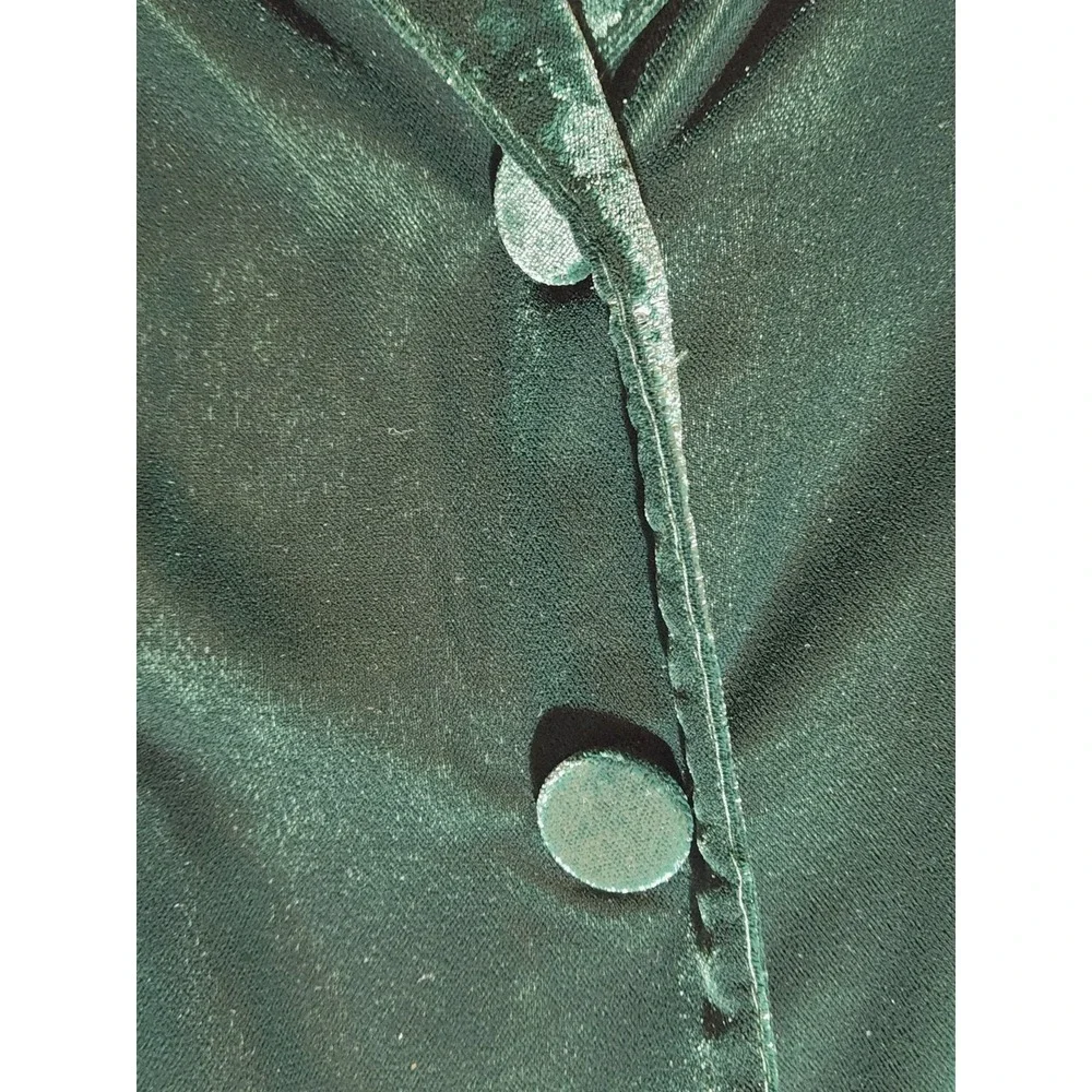 Gibson & Latimer Velvet Notch Lapel Front Coordinating Blazer in Green Size: MED
